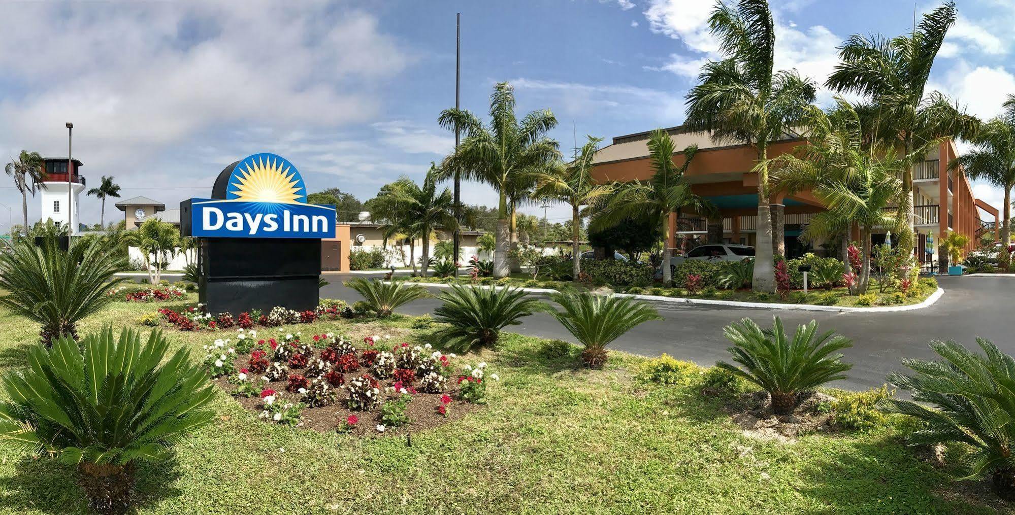 Days Inn By Wyndham Sarasota Bay Екстер'єр фото